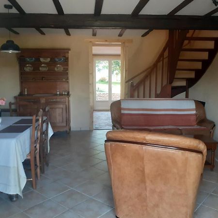 Vila La Fenetre Saint-Florent-des-Bois Exteriér fotografie