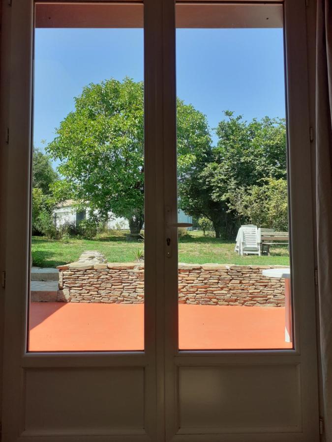 Vila La Fenetre Saint-Florent-des-Bois Exteriér fotografie